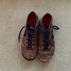 Men’s Nike Flyknit Chukkas size 13